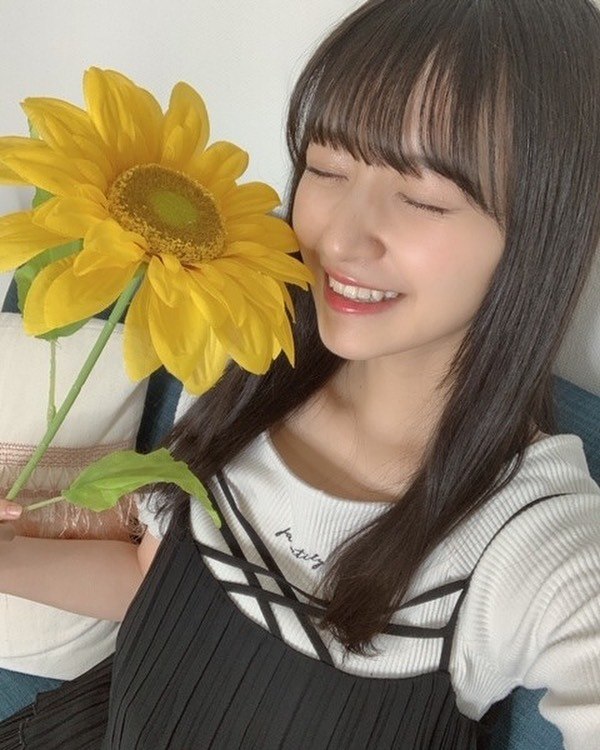 金川紗耶 美脚でスタイルが凄いグラビア画像！