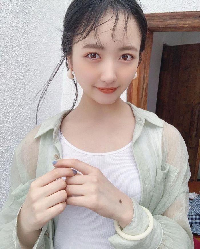 石田千穂 めちゃかわな水着グラビア画像！！