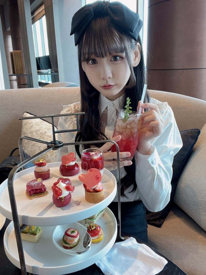 須羽こころ ふわふわバストの水着グラビア画像！