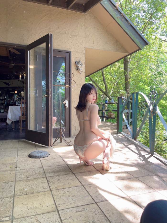 鈴木ふみ奈 Iカップの水着グラビア画像ほか！