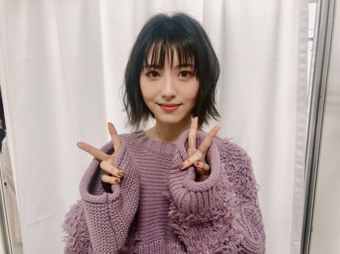 浜辺美波 鬼かわな水着＆浴衣グラビア画像！