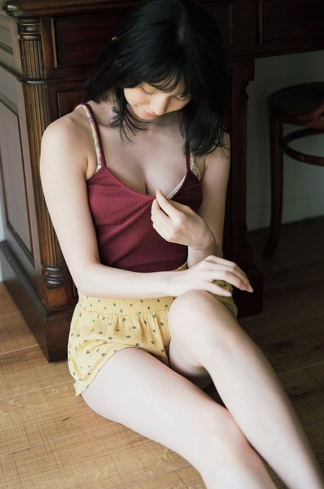 熊澤風花 キュートな水着グラビア画像ほか