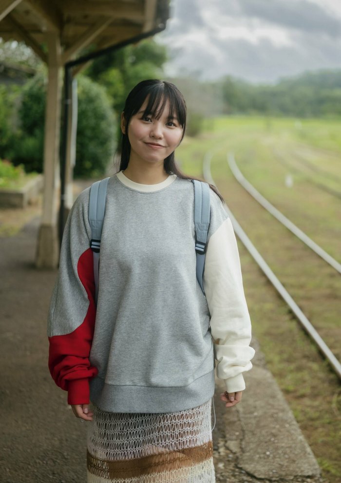 本郷柚巴 まぶしいボインの水着グラビア画像！