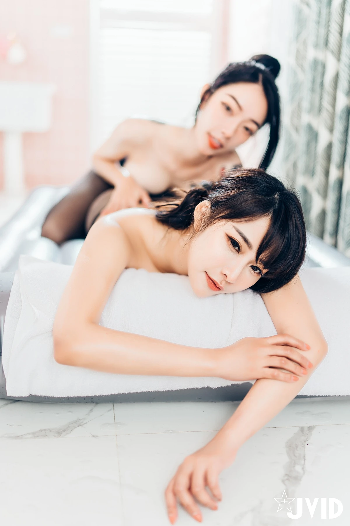 JVID Lele 樂樂 & 飄飄哥 – 上司新人下属 无内黑丝终极奥义 Set.02