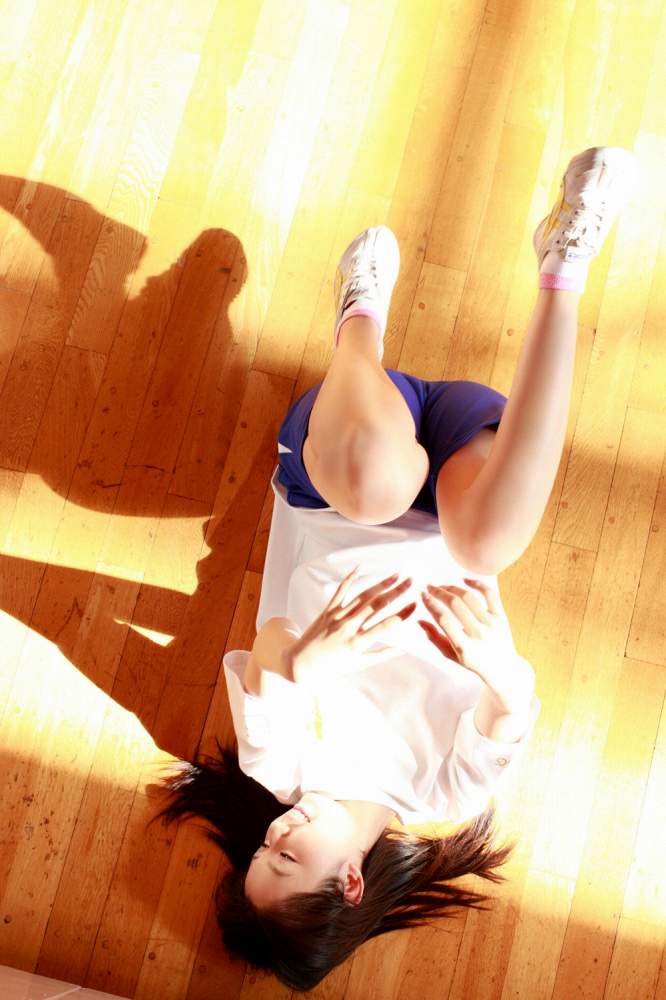 小池里奈 美尻でキュートな水着グラビア画像！