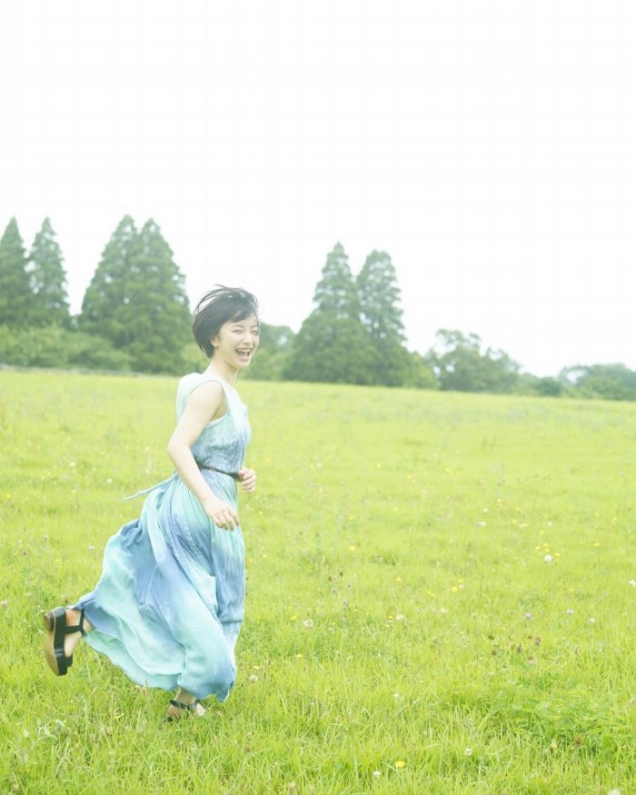 藤﨑ゆみあ 鬼かわすぎる着衣グラビア画像！