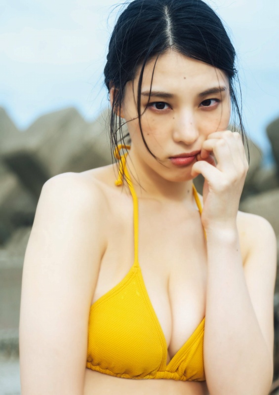 相楽伊織 けっこうボインな水着グラビア画像！