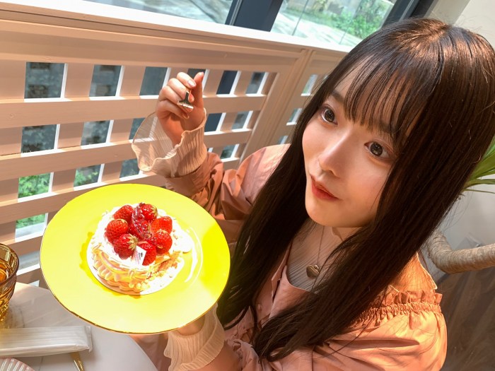 高鶴桃羽 激かわボインな水着グラビア画像！