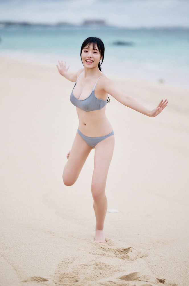 高鶴桃羽 激かわボインな水着グラビア画像！