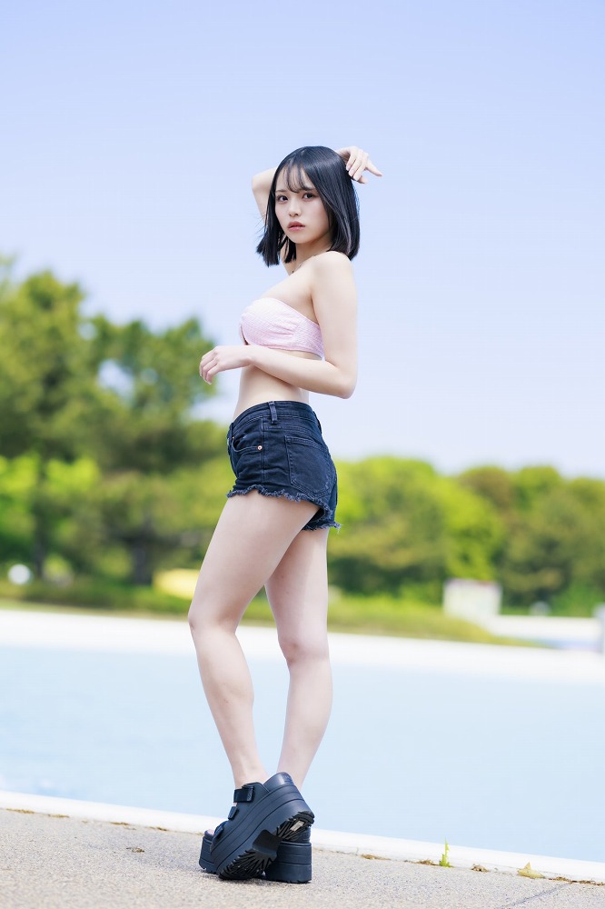 真白雪澄 Gカップボインの水着グラビア画像！