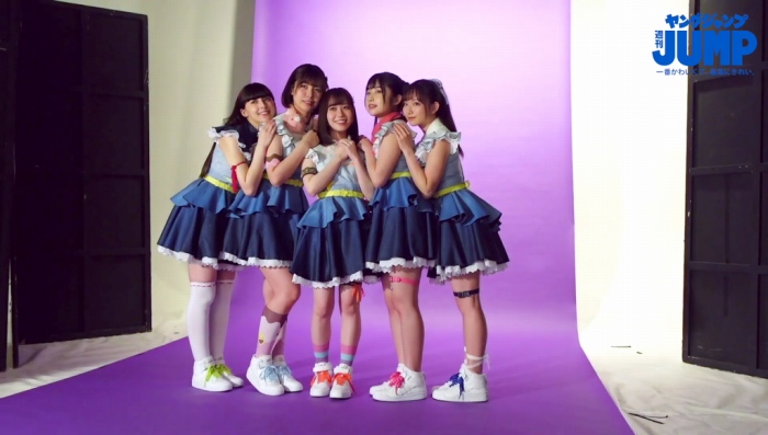 青山なぎさ 激かわな生脚＆タンクトップ画像！