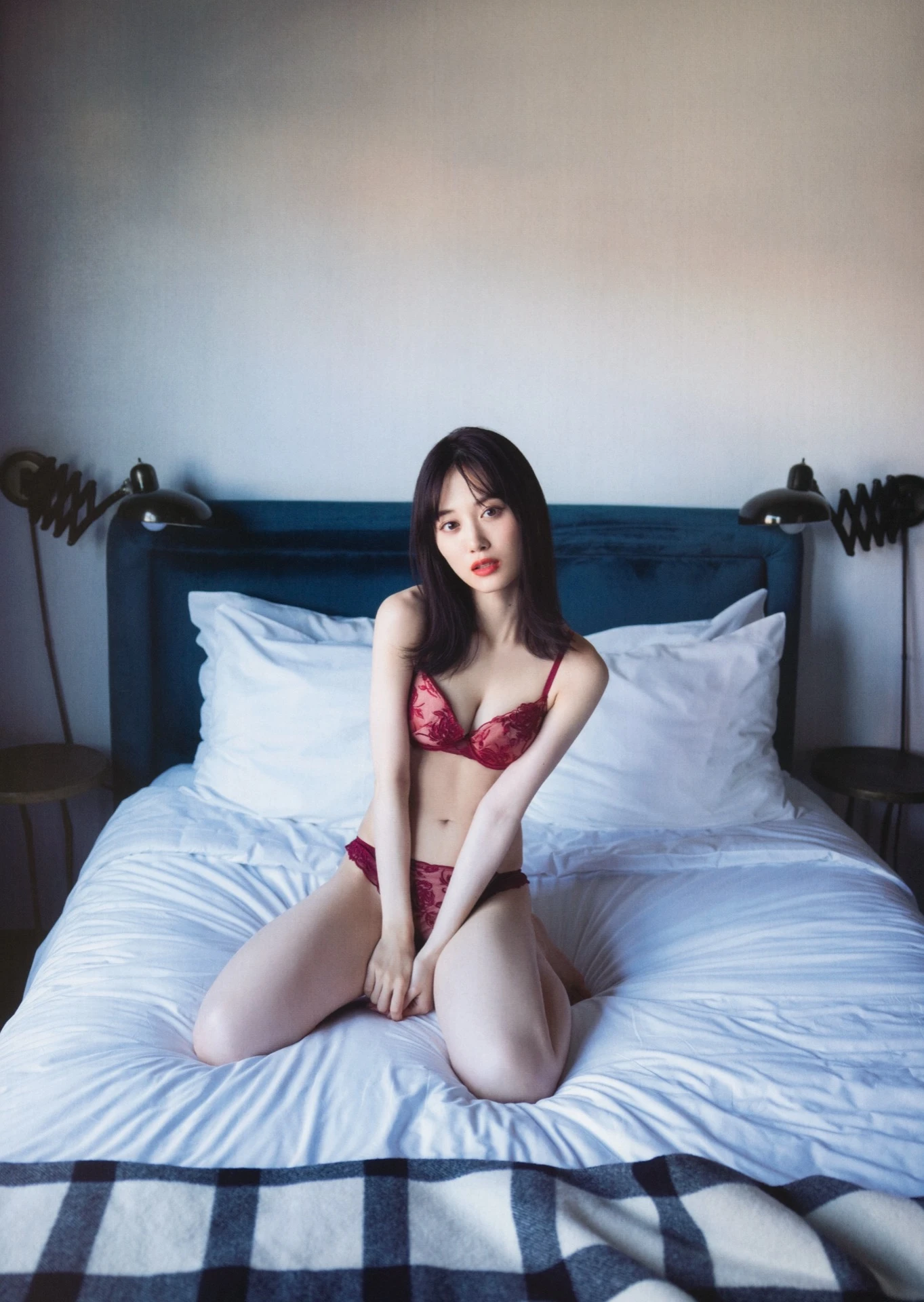 Mizuki Yamashita 山下美月, 2nd写真集 「ヒロイン」 Set.04