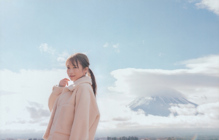 秋元真夏 激かわな水着・ランジェリー画像！