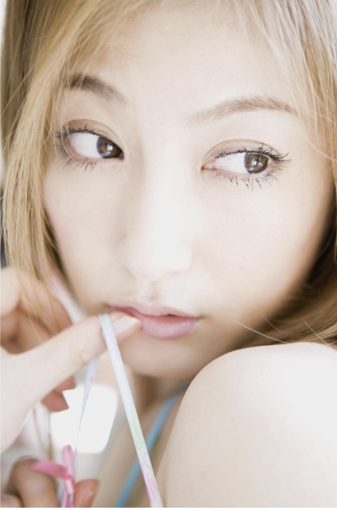 熊田曜子 グラマラスな水着グラビア画像他！