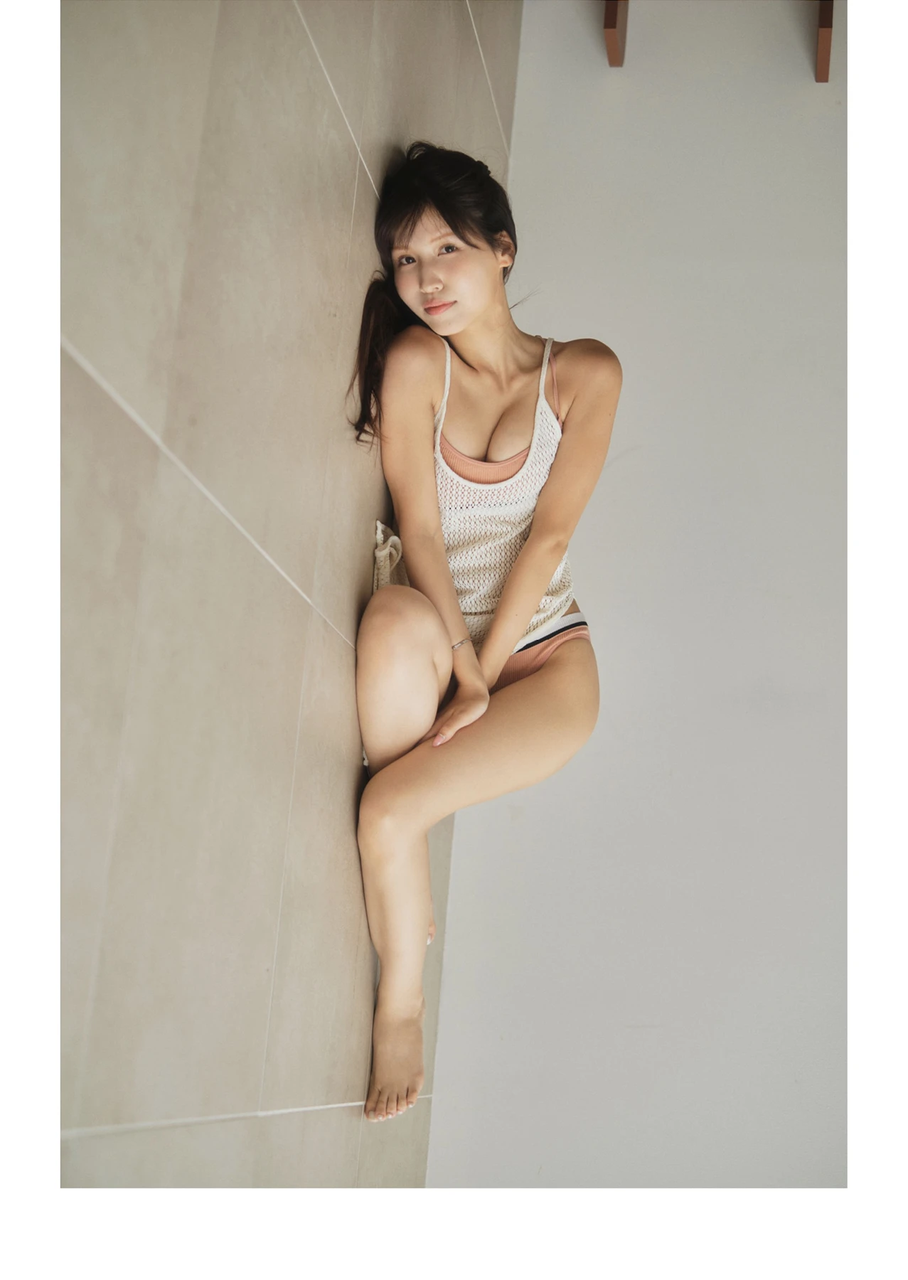 Momo Sakura 桜空もも, 写真集 「Trance Retinal とられち」 Set.01