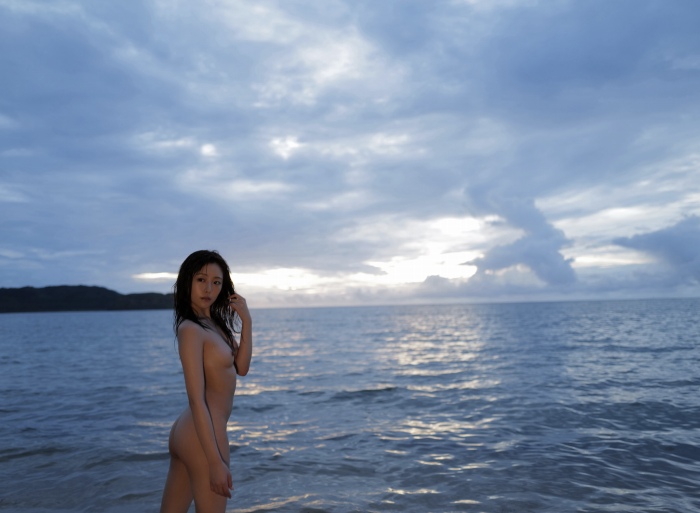 青空ひかり 笑顔がかわいい純朴ヌード画像！