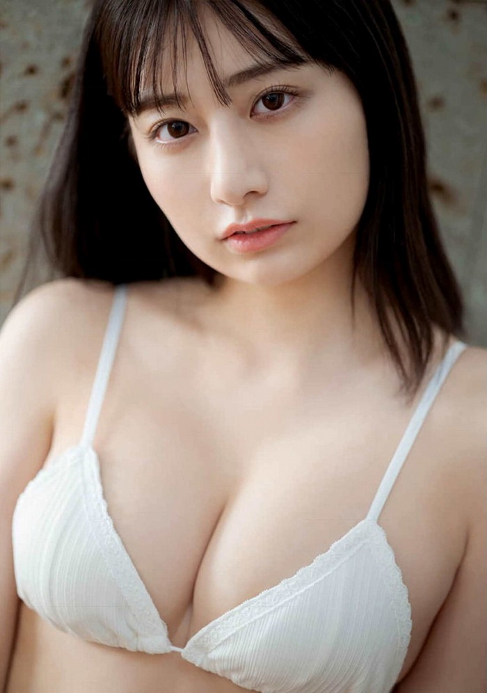 鈴木優香 ちょっと脱ぎすぎ水着グラビア画像！