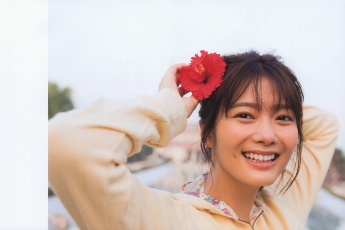 田村保乃 ナチュラルな激かわ水着グラビア画像！