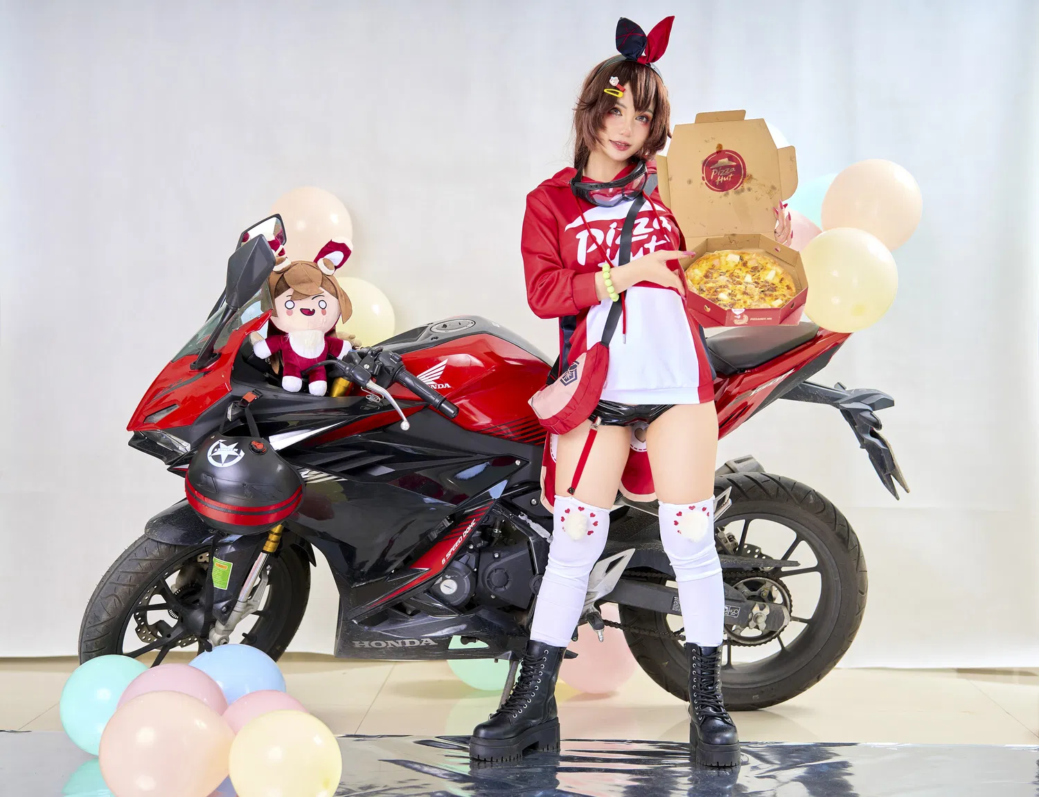 [Cosplay] Joyce Lin - Amber Pizza Genshin Impact