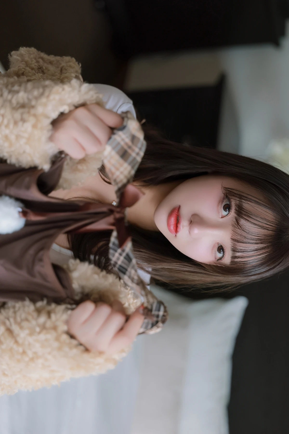 Son Yeeun 손예은, Photobook 「2025 X-Mas Offline」 Set.01