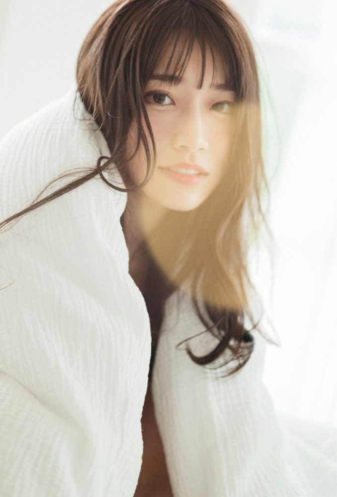 河北彩伽 絵になるEカップ美乳のヌード画像！