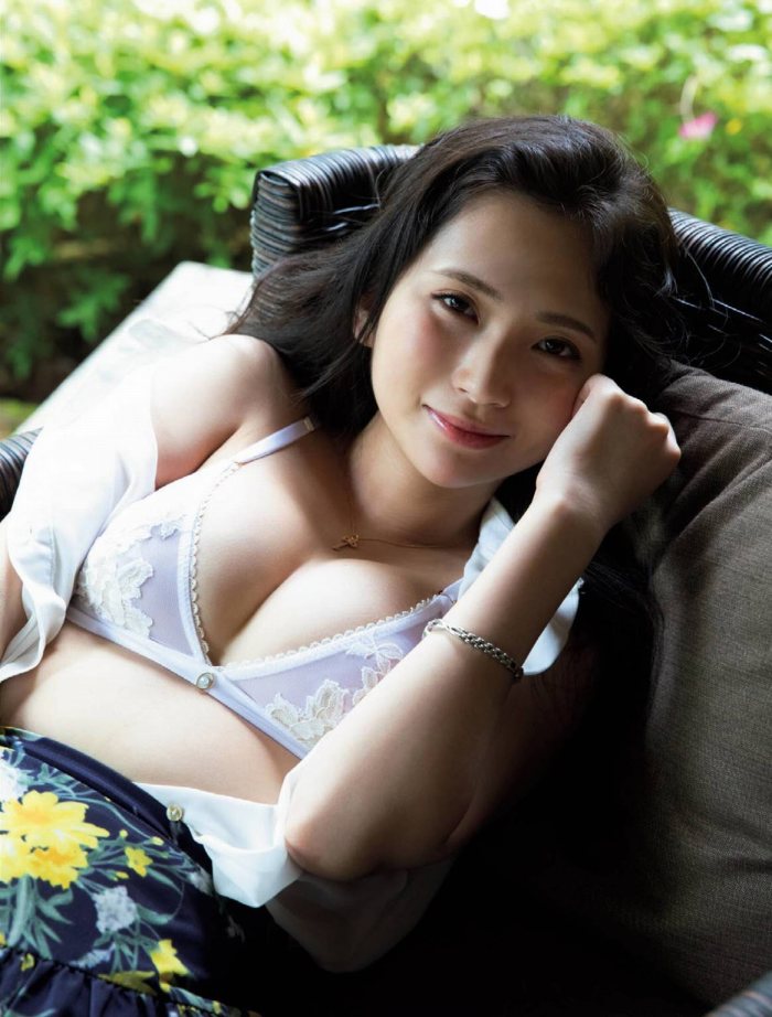 街山みほ 美乳ヘアヌード＆水着グラビア画像！