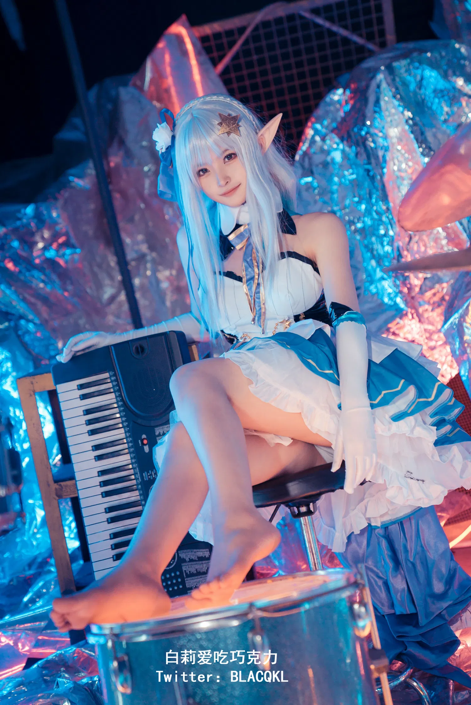 [COSPLAY] 白莉爱吃巧克力 – 爱蜜莉雅