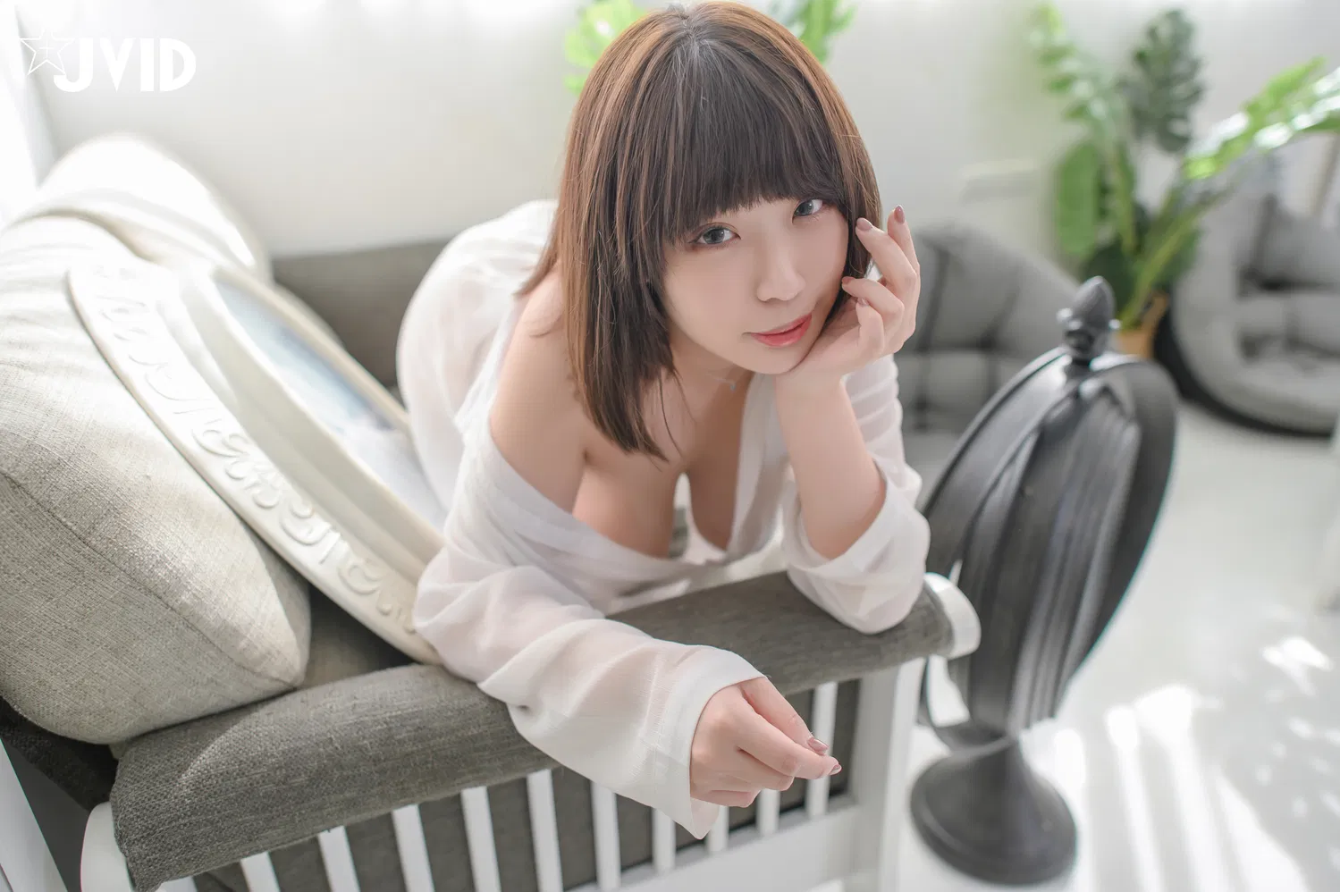 [JVID] Ruru茹茹 - 【H級豪巨乳】寄宿家中的前同事－茹茹，一早醒來就衣衫不整！豪乳在眼前晃的我頭好暈啊～～～