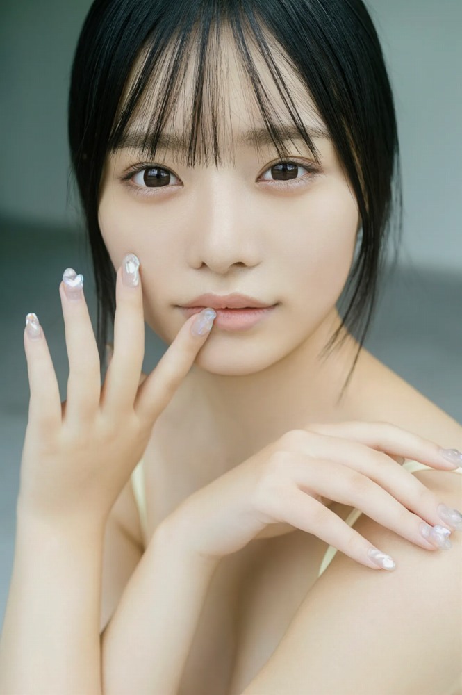 高鶴桃羽 激かわボインな水着グラビア画像！