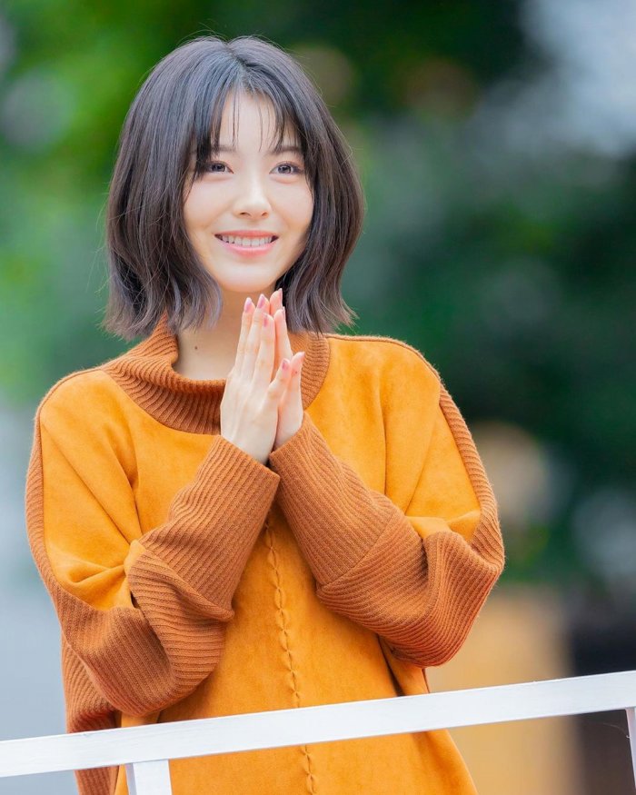 浜辺美波 鬼かわな水着＆浴衣グラビア画像！