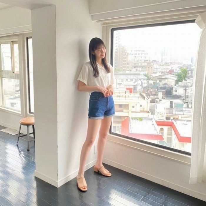 金川紗耶 美脚でスタイルが凄いグラビア画像！