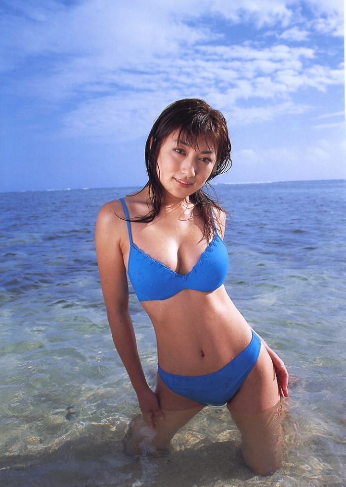 熊田曜子 グラマラスな水着グラビア画像他！