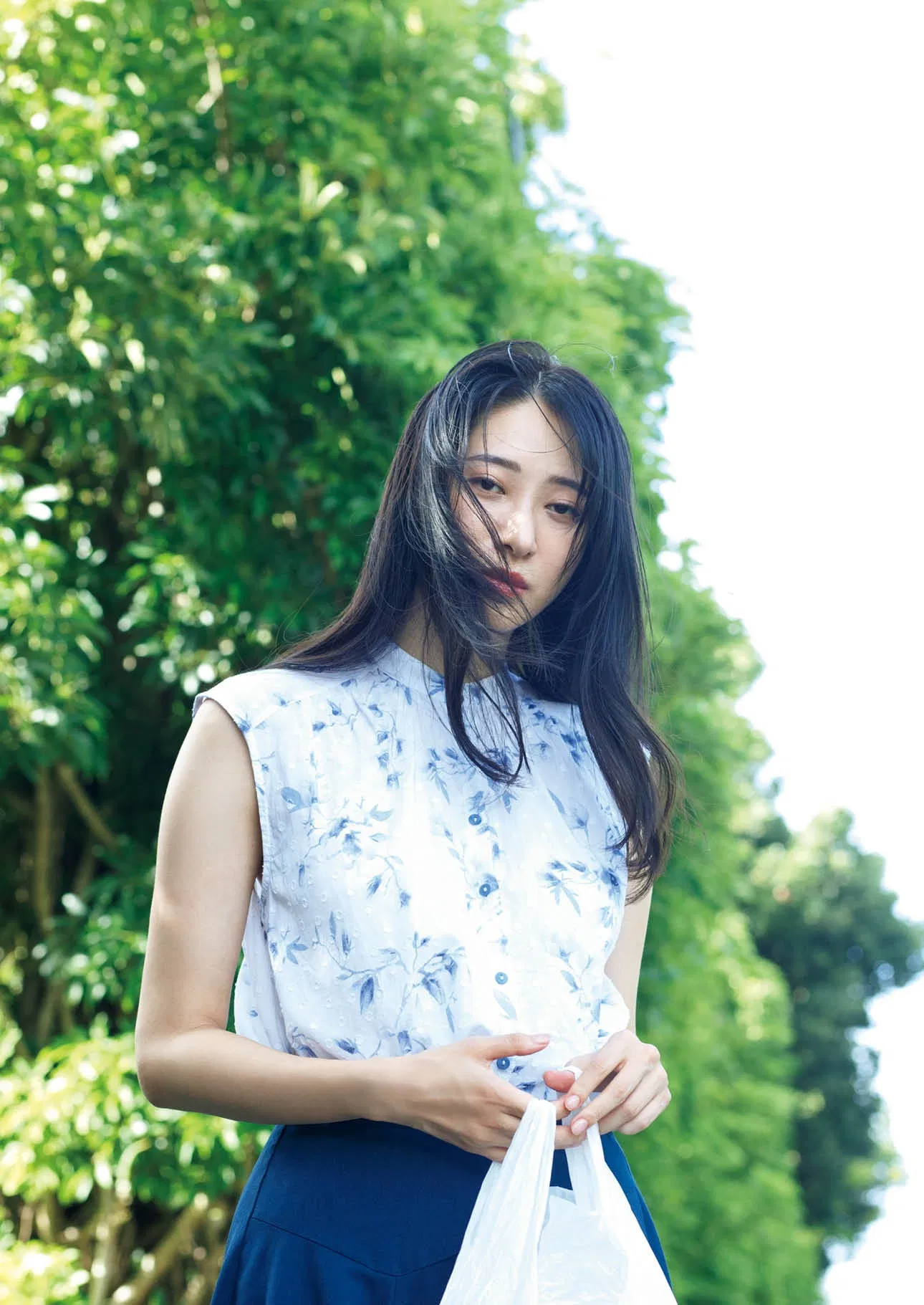 [Photobook] 染谷有香ヌード写真集「赤いアルバム 2015-2025」