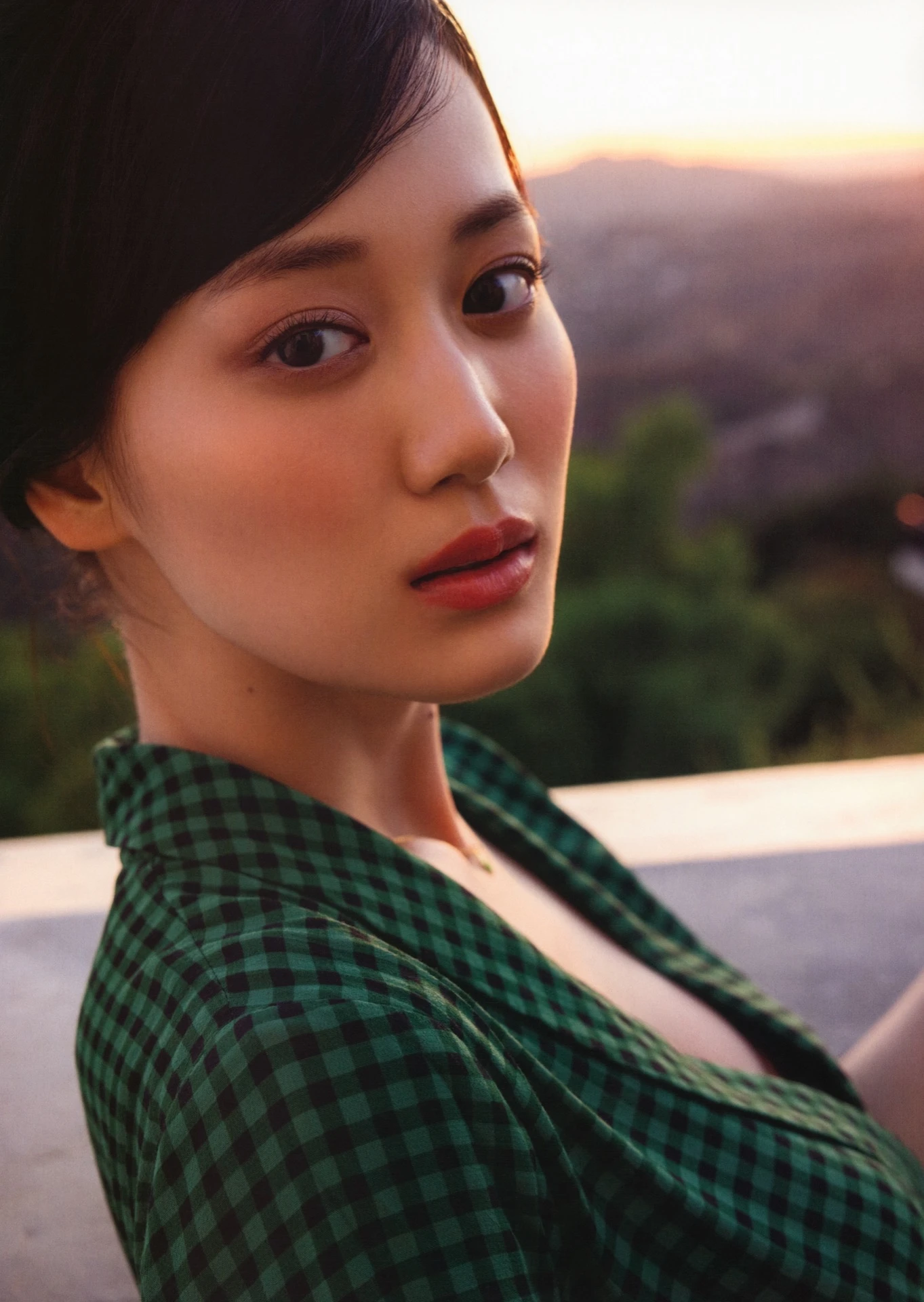 Mizuki Yamashita 山下美月, 2nd写真集 「ヒロイン」 Set.03