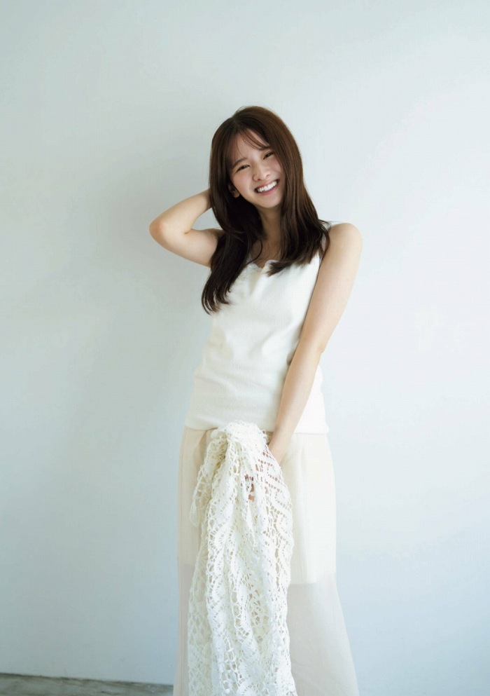 菅原咲月 すべすべ美脚の激かわグラビア画像！