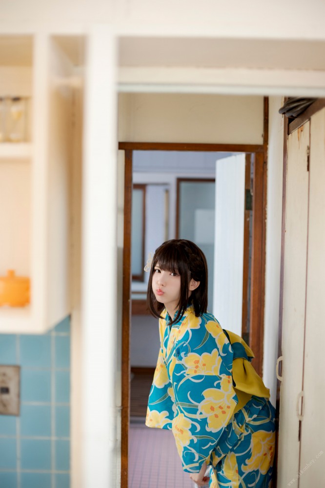 えなこ 過去のグラビア画像