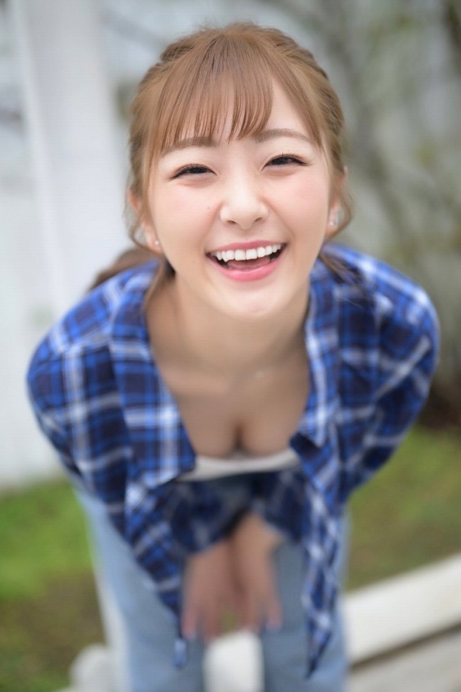 青空ひかり 笑顔がかわいい純朴ヌード画像！