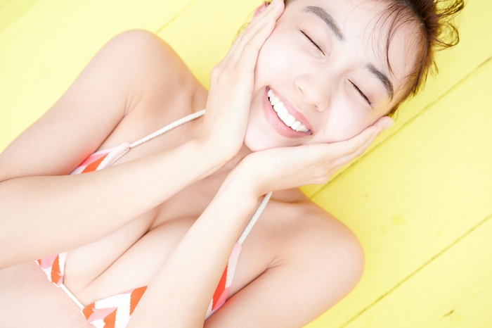 黒木ひかり むっちりバストの水着グラビア画像！