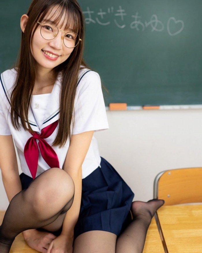 波崎天結 ハイレグが凄い水着グラビア画像！