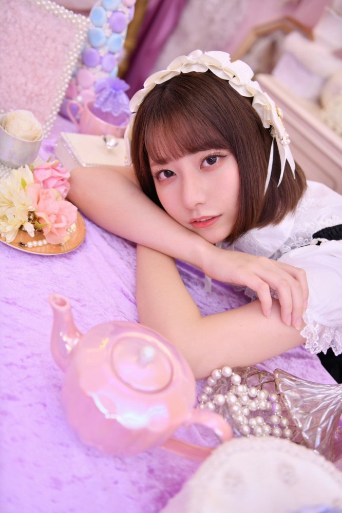 鈴木優香 ちょっと脱ぎすぎ水着グラビア画像！