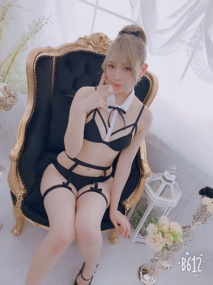 あまつまりな 脱ぎすぎ水着＆下着グラビア画像！