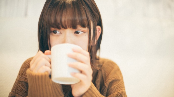 青戸しの Fカップボインな水着グラビア画像！