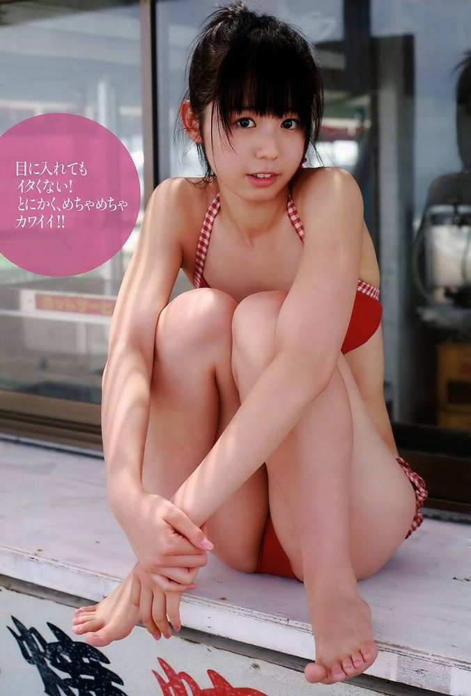 小池里奈 美尻でキュートな水着グラビア画像！