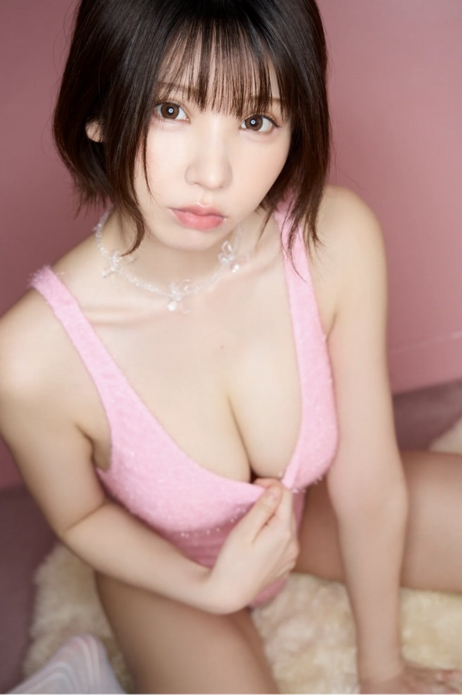 えなこ 過去のグラビア画像