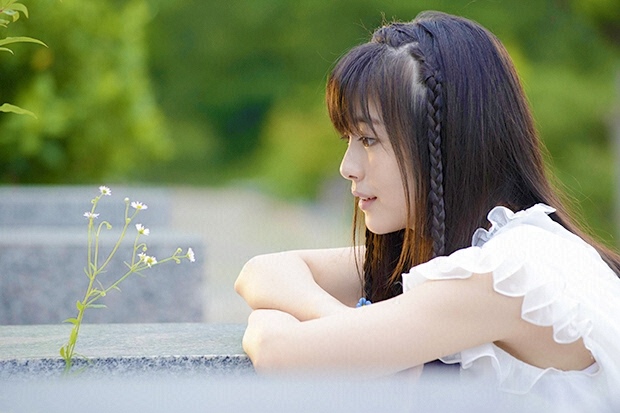 浜辺美波 鬼かわな水着＆浴衣グラビア画像！