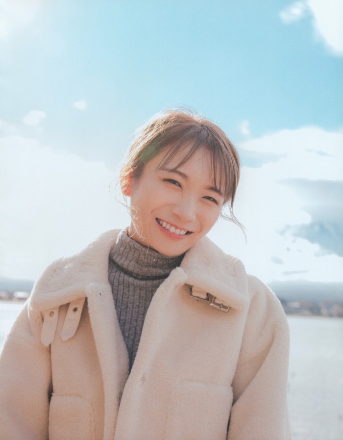 秋元真夏 激かわな水着・ランジェリー画像！