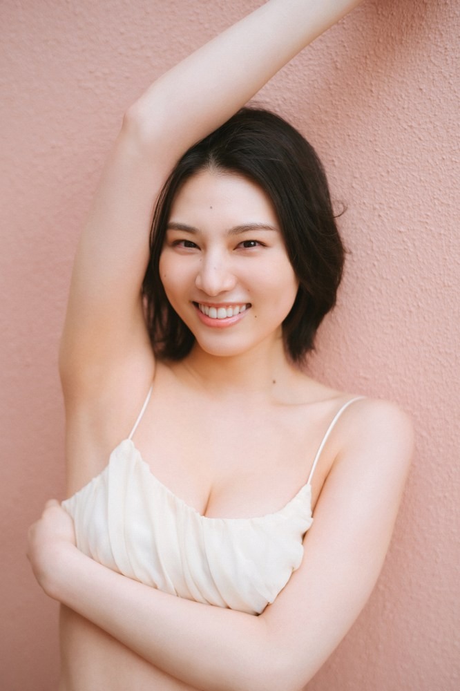 相楽伊織 けっこうボインな水着グラビア画像！