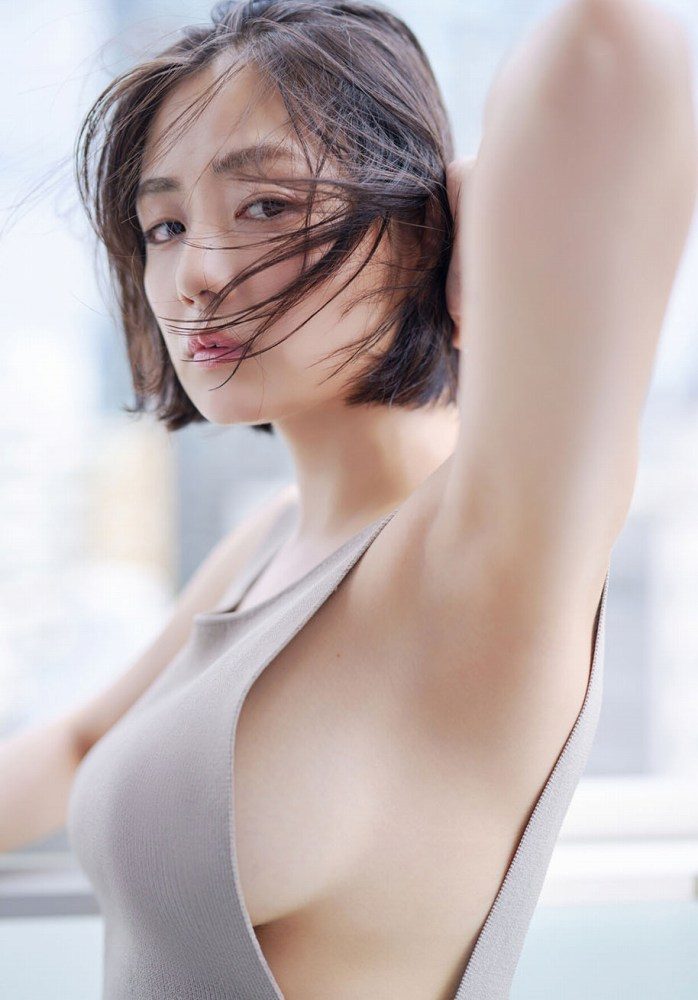 片山萌美 濡れ場ヌード＆水着グラビア画像！