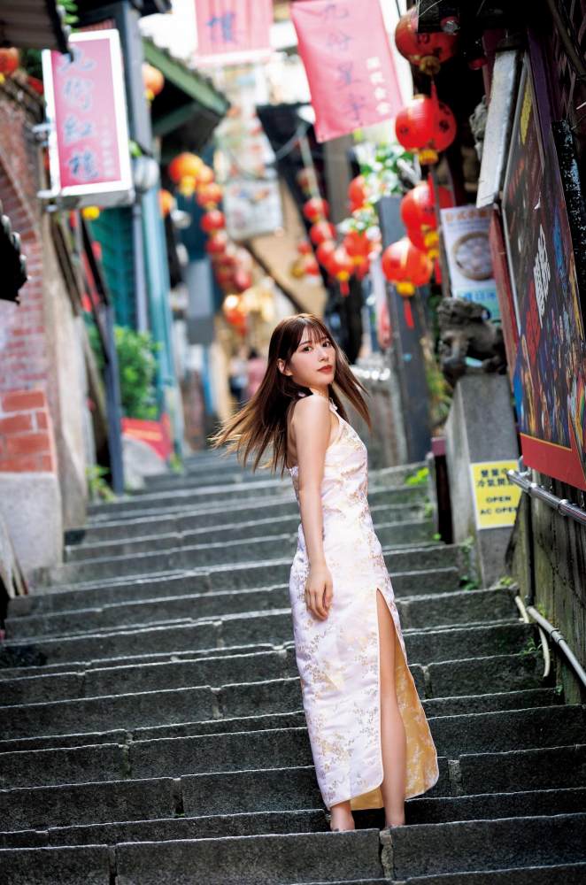 雪平莉左 グラマラス美女の水着グラビア画像！