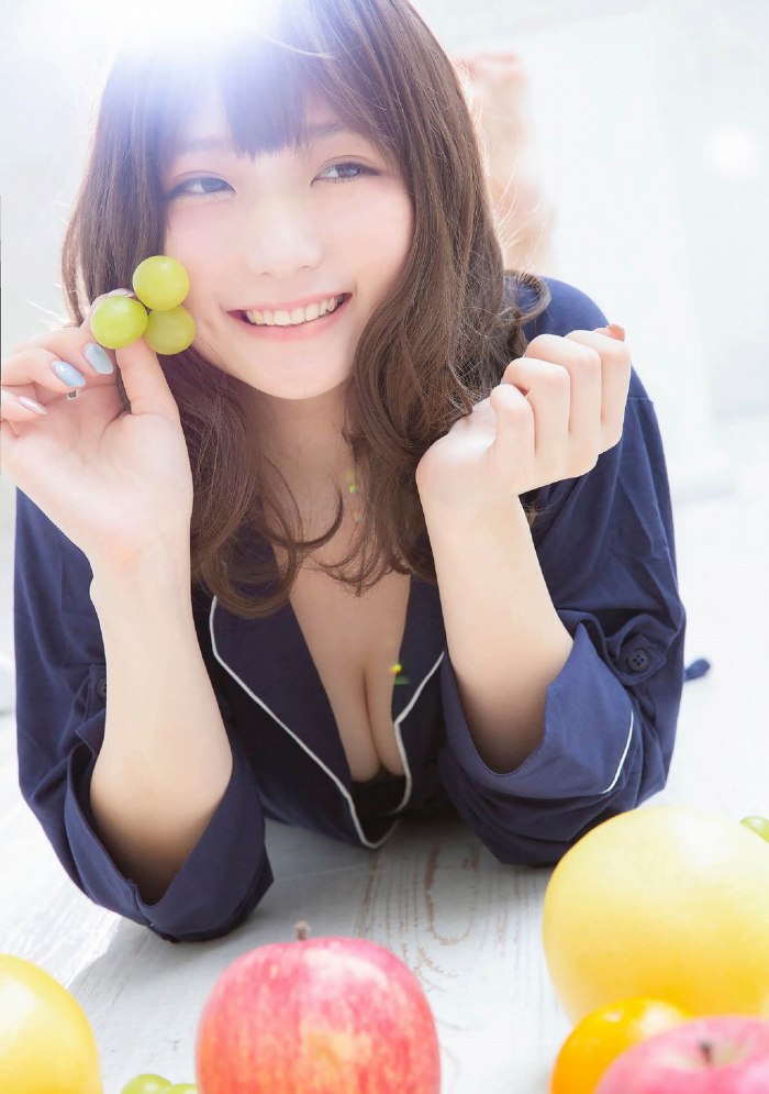 あまつまりな 脱ぎすぎ水着＆下着グラビア画像！